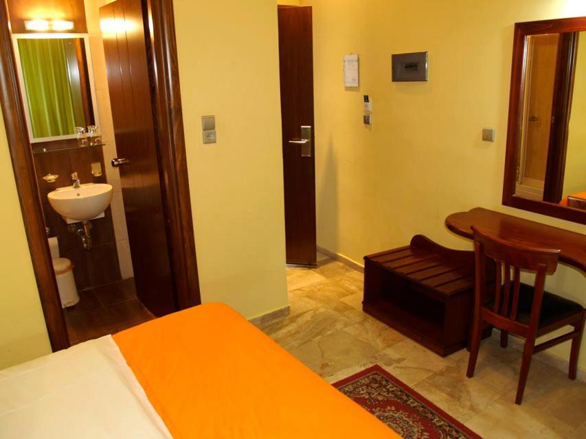 Hotel Filoxenia Chania  Bagian luar foto